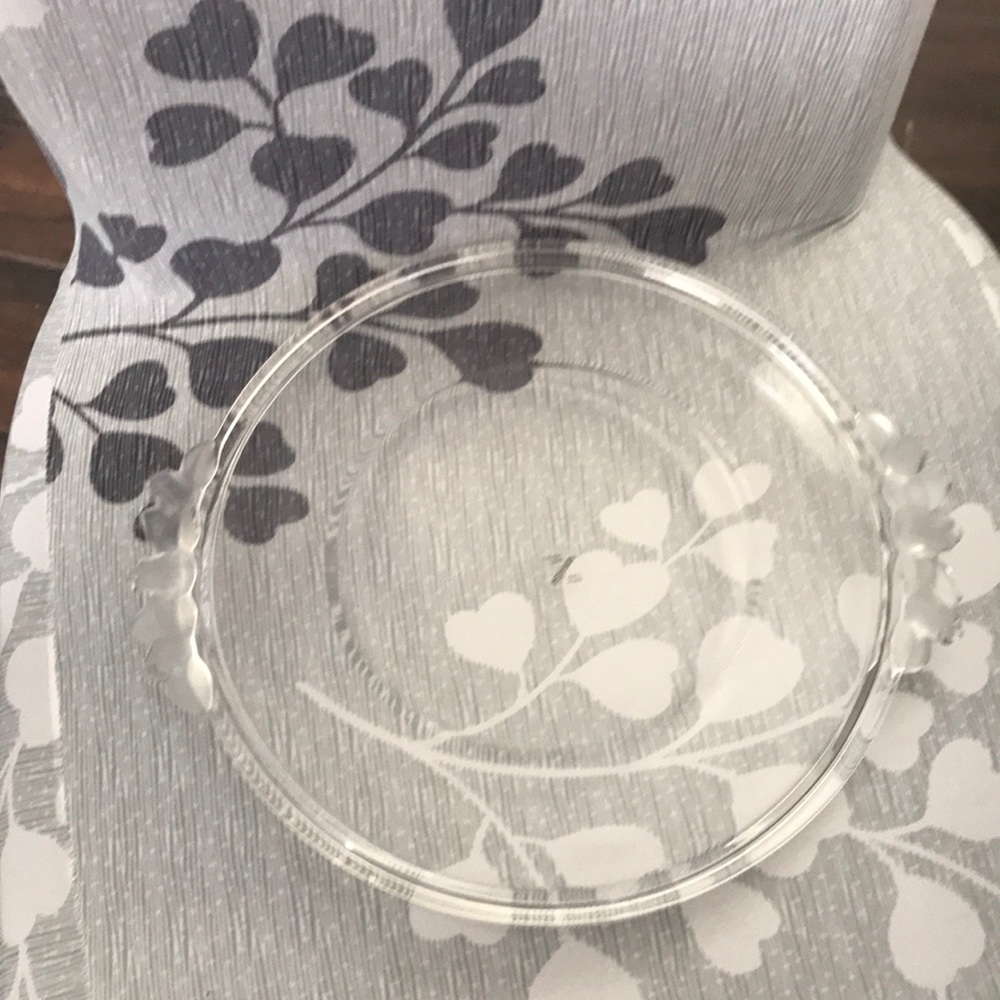 Mikasa cake plate 12 inch round no chips